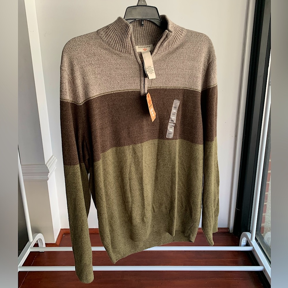 NWT Dockers Men’s Large Quarter zip sweater
